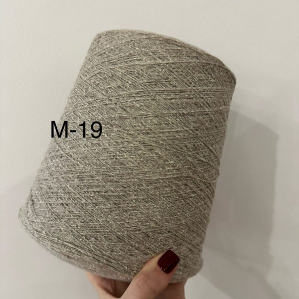 Merino (75% merino vilna, 15% zīds, 10% poliamīds) M-19