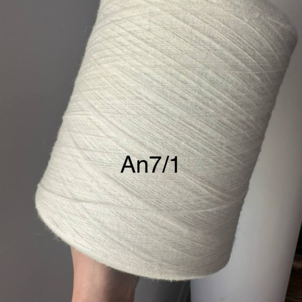 Angora (25% angora, 51% merino, 17% poliamīds, 1% elastāns) AN-7/1